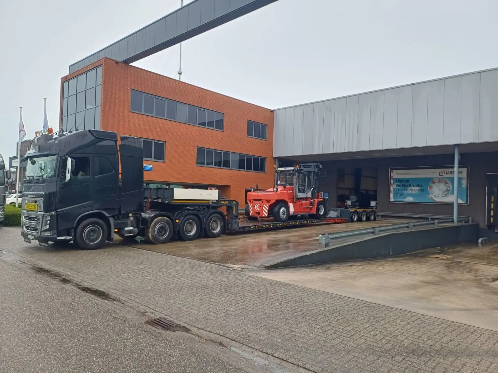 TRANSWIT — flota i realizacje